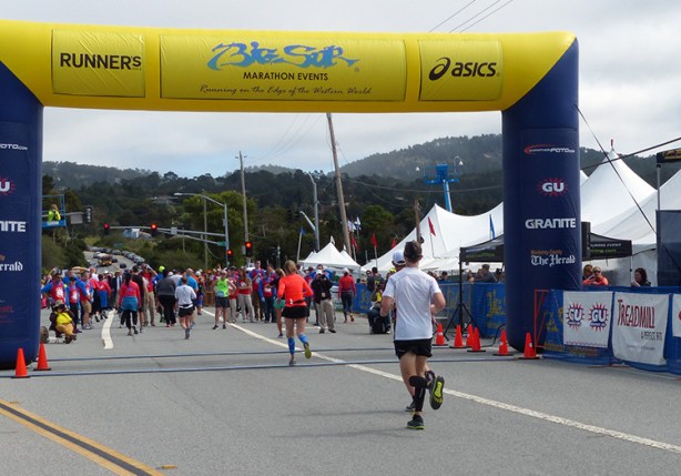 Mike Sohaskey heading toward Big Sur International Marathon finish line
