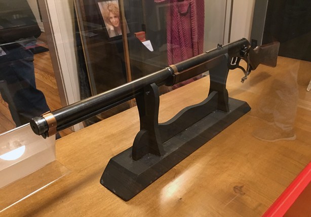 Official Red Ryder carbine-action 200-shot range model air rifle