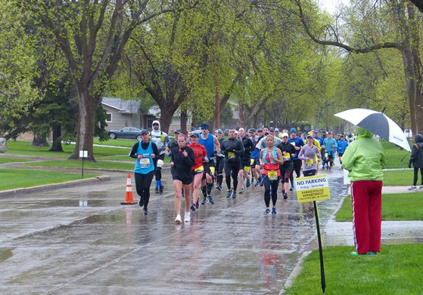 Fargo Marathon runners at mile 8
